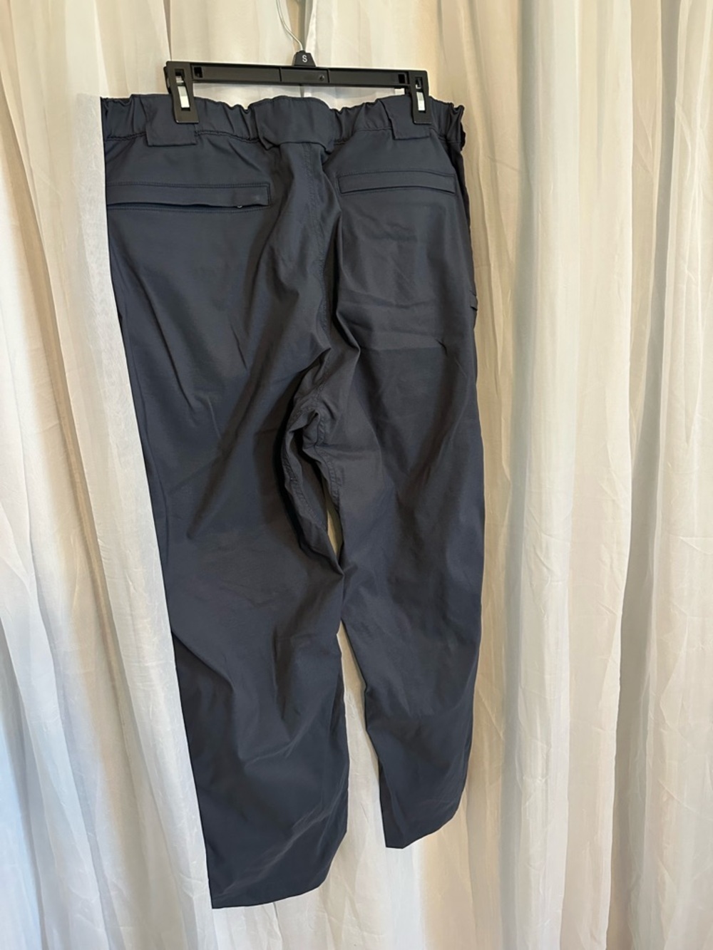 Duluth Trading Mens Lightweight Navy Utility Pants - Picture 4 of 5
